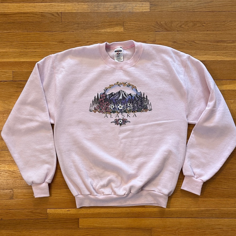 Jerzees Light Pink Alaska Graphic Crewneck Sweater